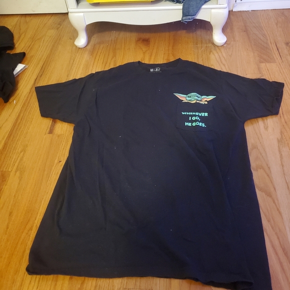 Star Wars Baby Yoda Shirt - Picture 1 of 10